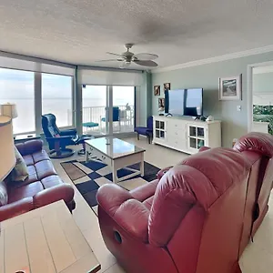 Shores Club 505 Apartment